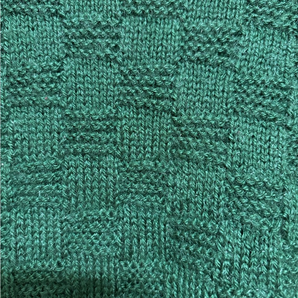 Elegant Hand Knit Green V-Neck Sweater for Women - Picture 6 of 9